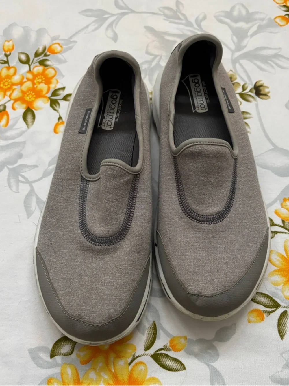 Skechers Size 7.5 Resalyte Grey Slip Ons - Picture 4 of 11